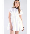 LMS weiße Skater Shirt-Kleid mit schwarzem Kragen und Rüschen-Details