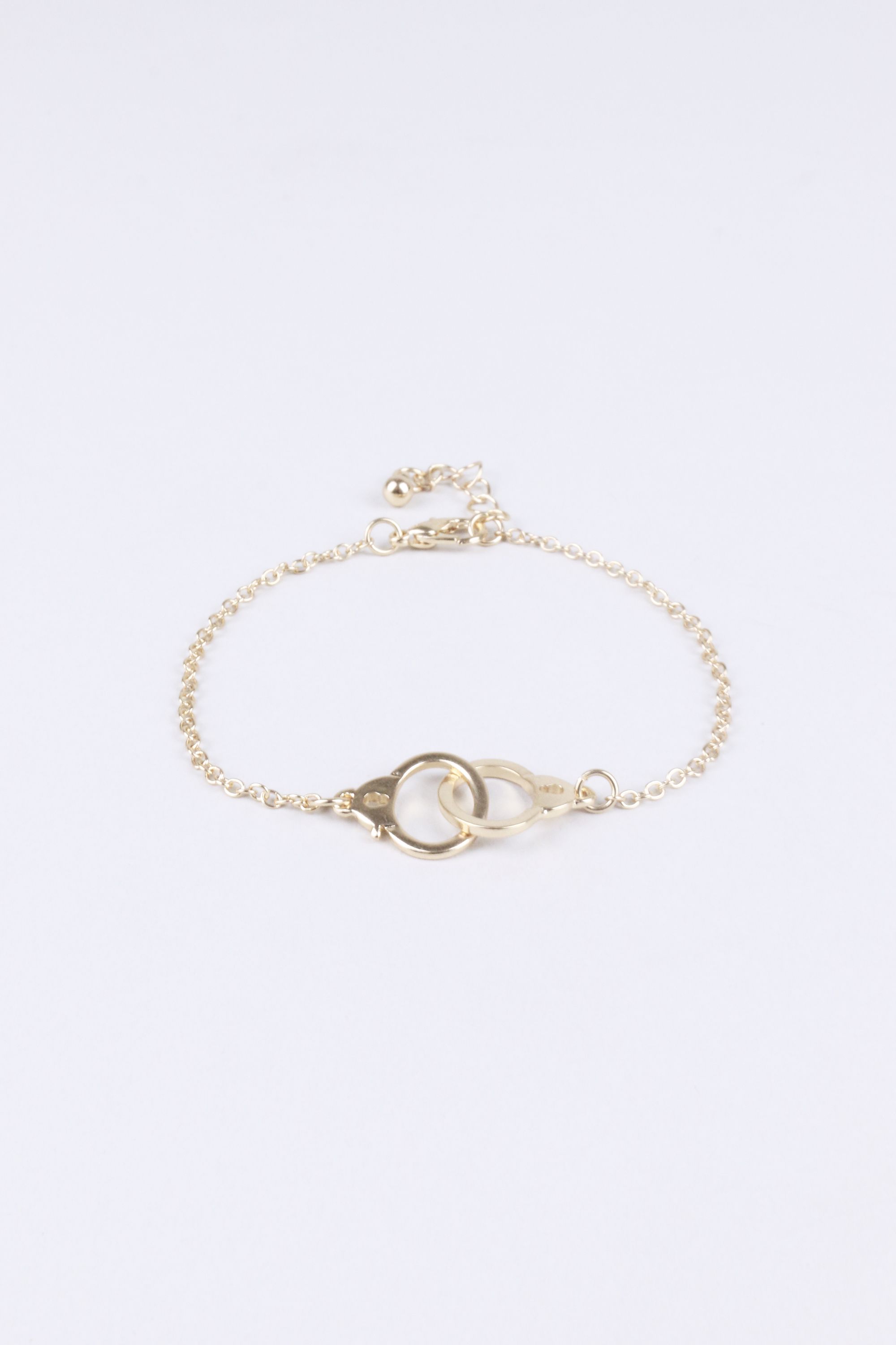 LMS Delicate Chain Bracelet With Interlocking Designs In Gold