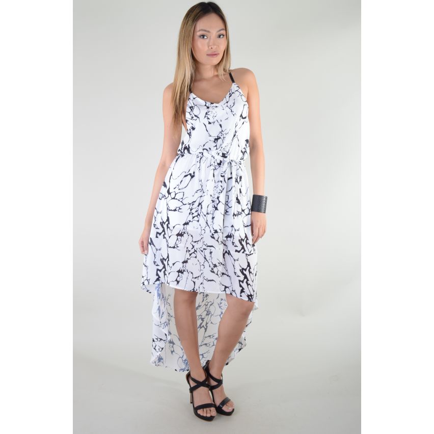 Lovemystyle White Pure Maxi-Kleid mit schwarzen Marmor-Effekt