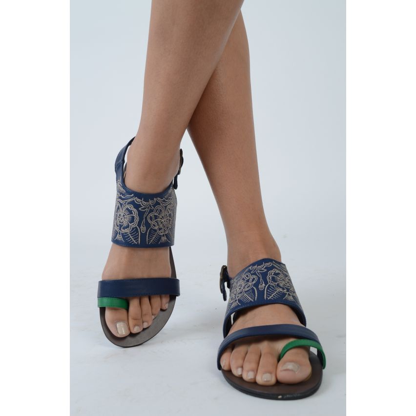LMS blauw lederen sandalen met stiksels en groene teen riem