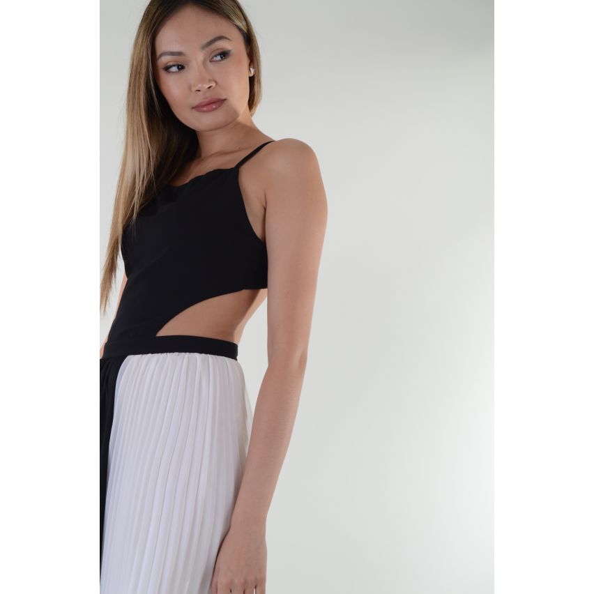 Lovemystyle White And Black Pleated Maxi Dress