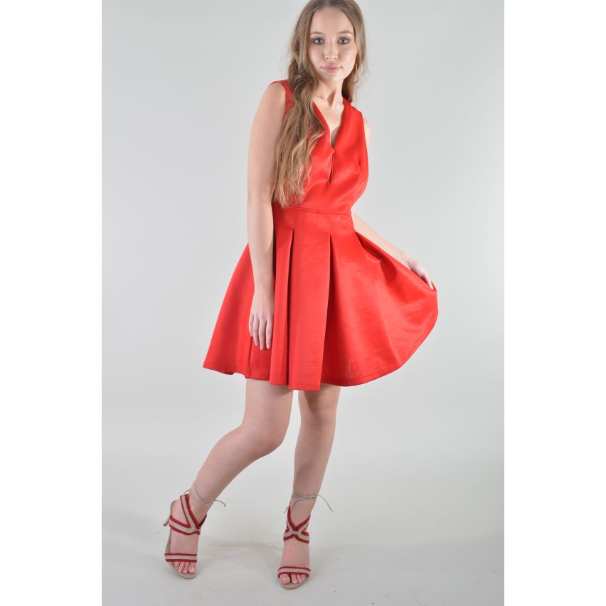Lovemystyle Scuba patineuse plissée dos en V robe en rouge