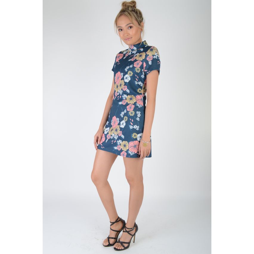 LMS Blauverschiebung Kleid mit Stehkragen und orientalischen Blumen