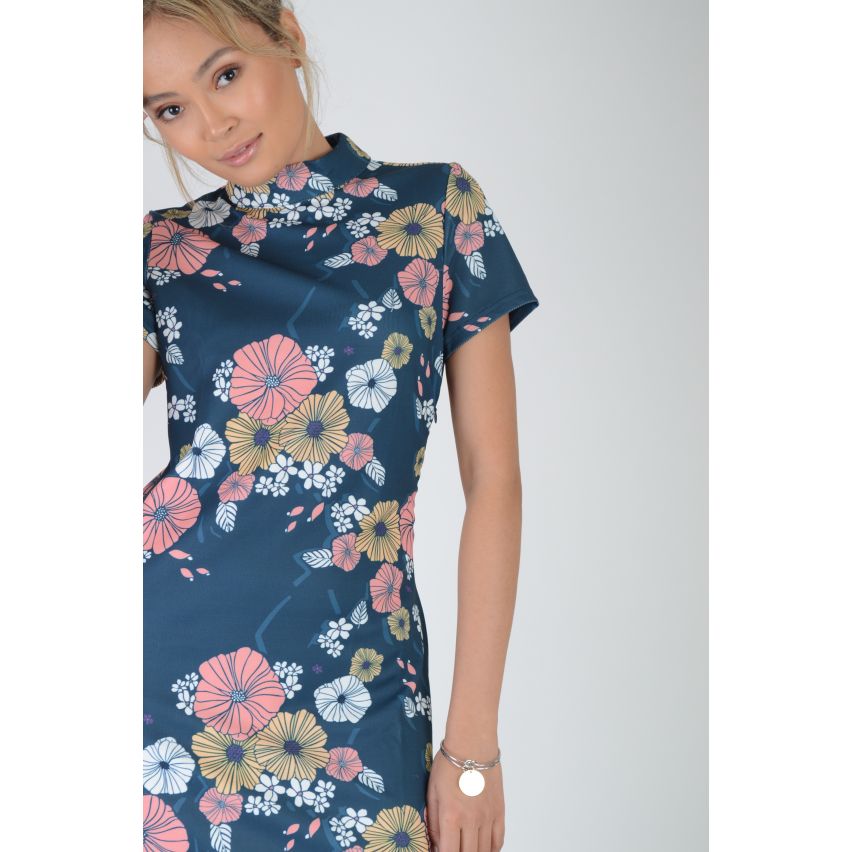 LMS Blauverschiebung Kleid mit Stehkragen und orientalischen Blumen