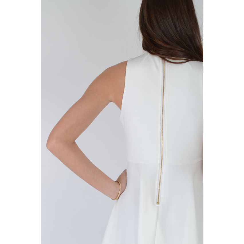 LMS-weiße Skater-Kleid mit Stehkragen und lange goldene Reißverschluss auf der Rückseite