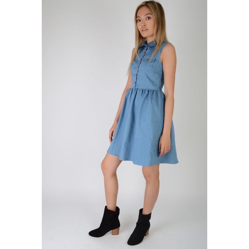 Lovemystyle Denim Skater jurk met contrasterende rode knoppen