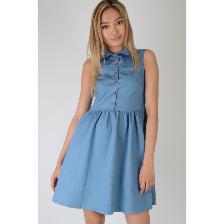 Lovemystyle Denim Skater jurk met contrasterende rode knoppen