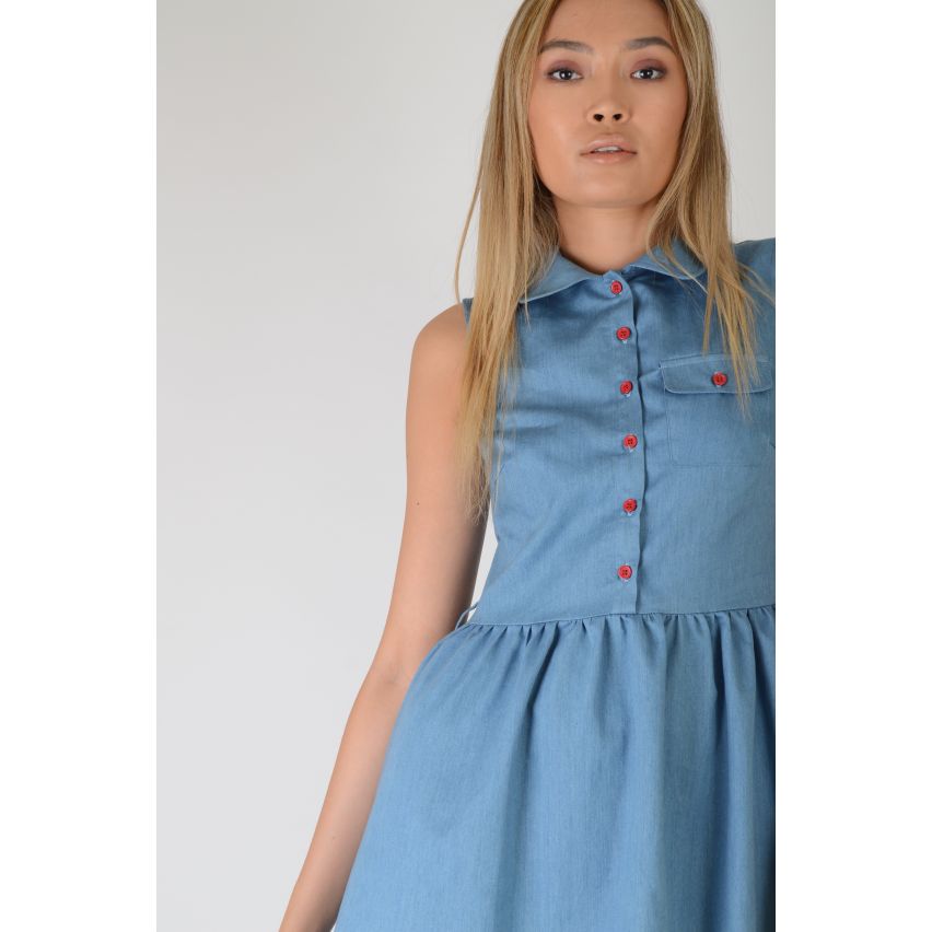 Lovemystyle Denim Skater jurk met contrasterende rode knoppen