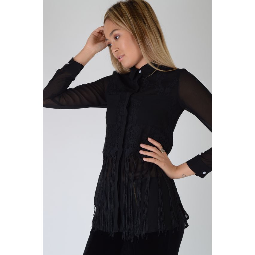 Chemisier en mousseline de soie Lovemystyle noir avec dentelle et superposition de gland