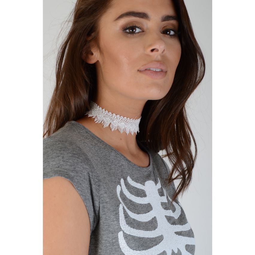 Lovemystyle White Choker With Lace Detail And Silver Clasp