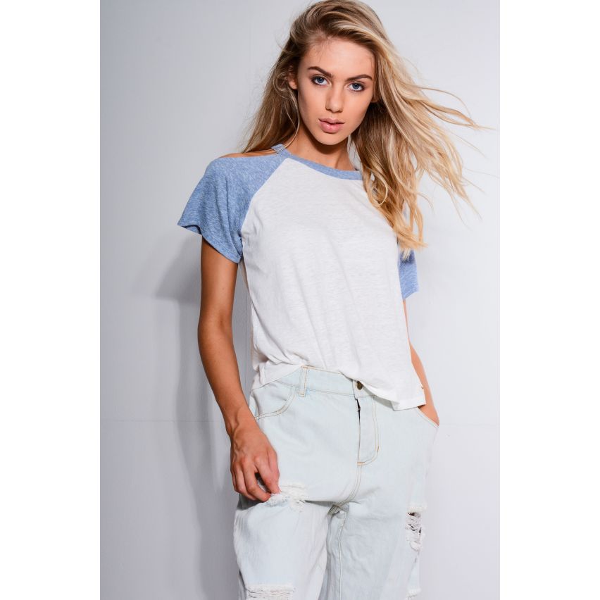 Doppelagent Creme T-Shirt mit farblich abgesetzten blauen kalten Schultern