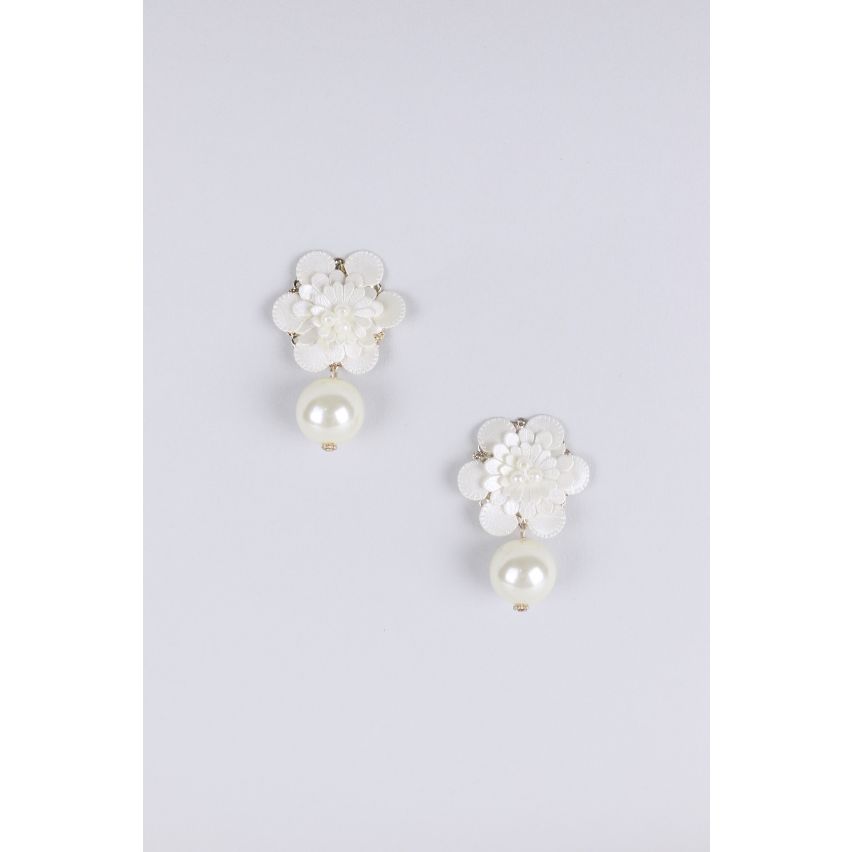 Lovemystyle Creme Blumen Ohrringe mit Perle Tropfen Detail