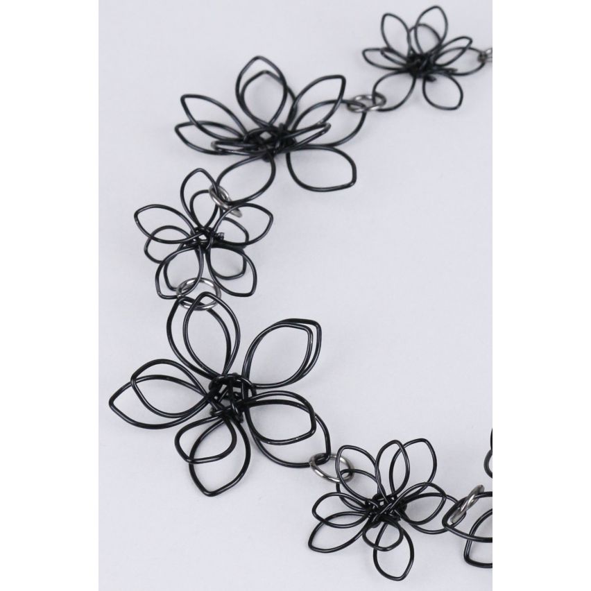Lovemystyle schwarzes Halsband mit Blumenmuster
