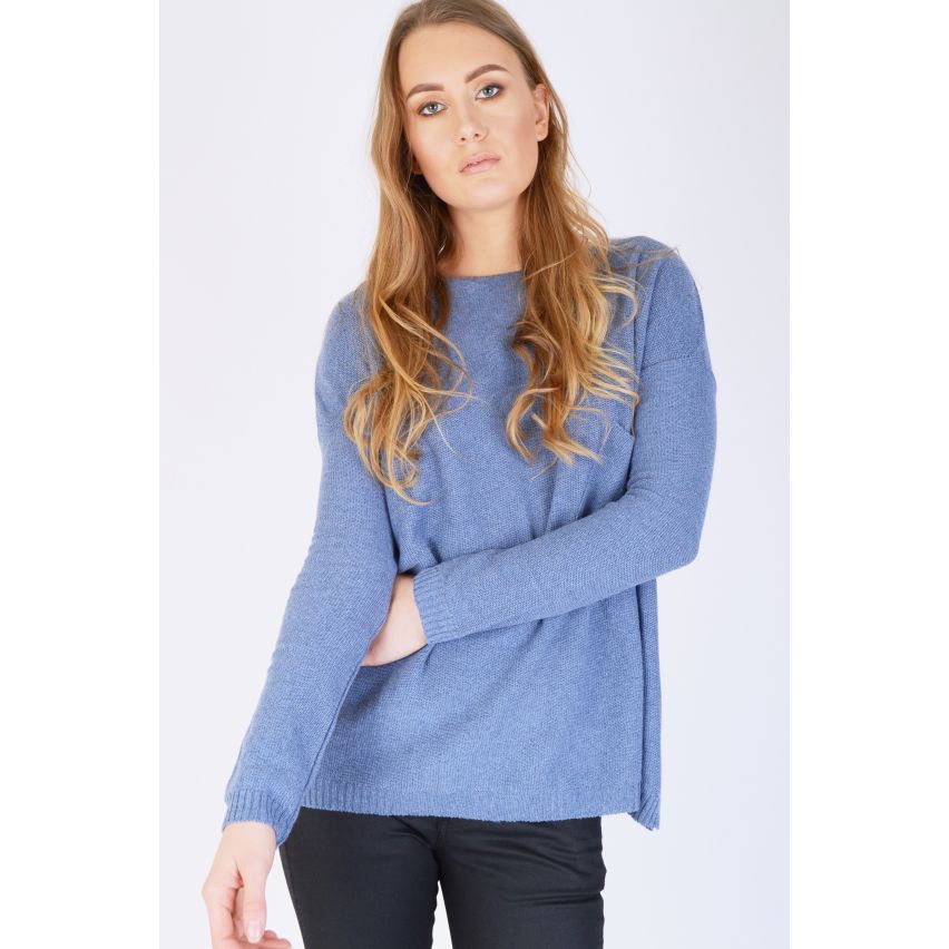 Progetto di venerdì a maglia maglione blu a maniche lunghe con vestibilità rilassata