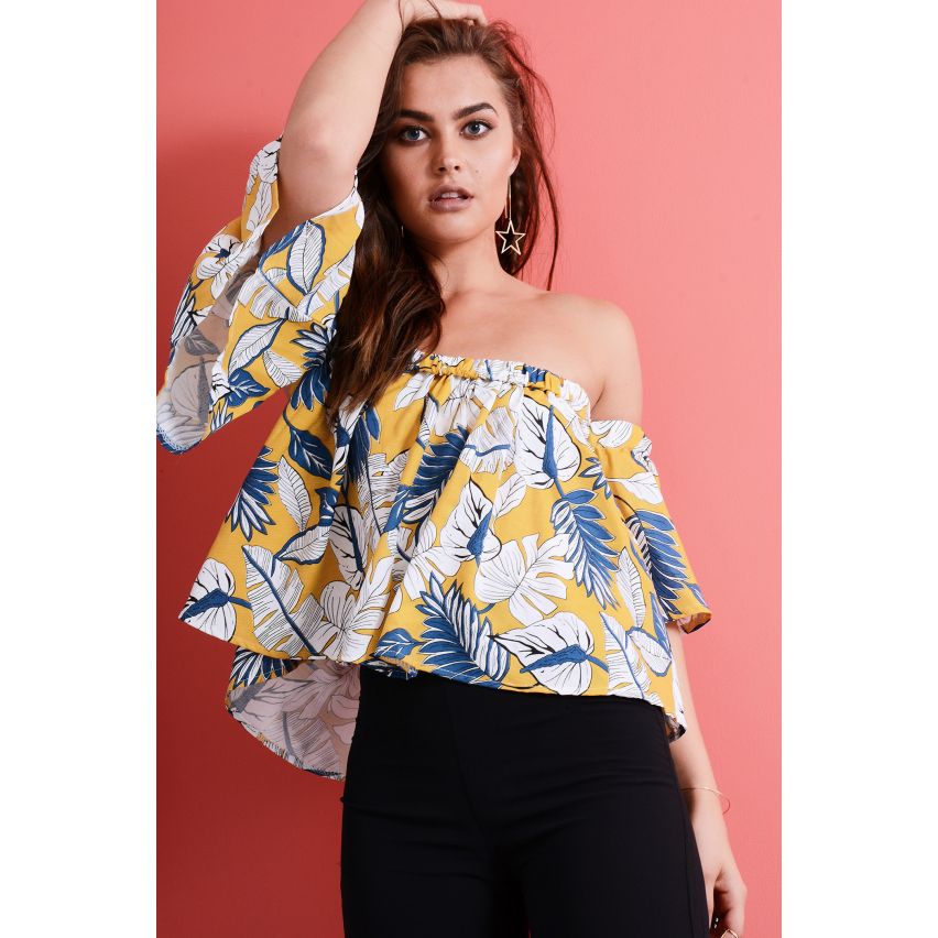 LMS uit de schouder franje Crop Top In gele tropische Print