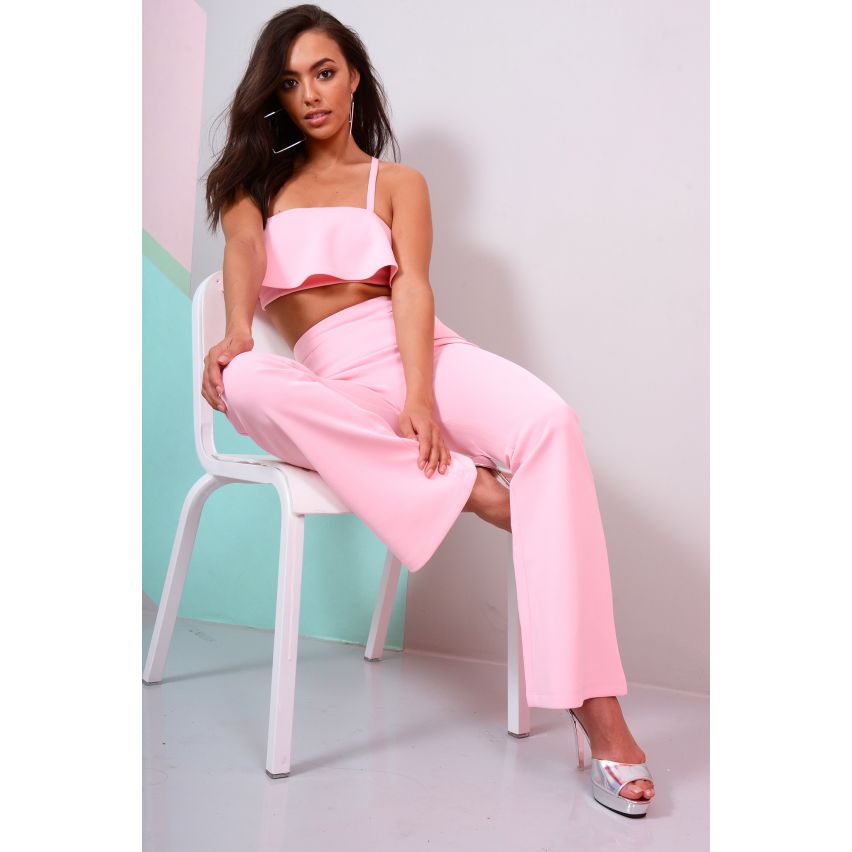 Lovemystyle Rosa Co-Ord mit Rüsche Crop Top und Bootleg Hose