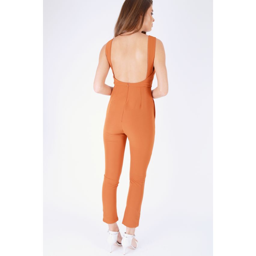 Goldie London Burnt Orange Overalls mit Rückenschmerzen