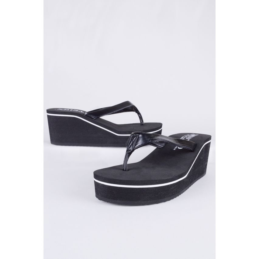 Lovemystyle Black Wedge Flip Flops mit weißen Akzent