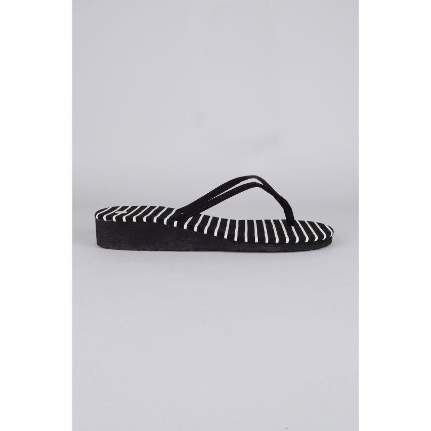 Lovemystyle schwarzen und weißen Streifen Flip Flops mit Keil