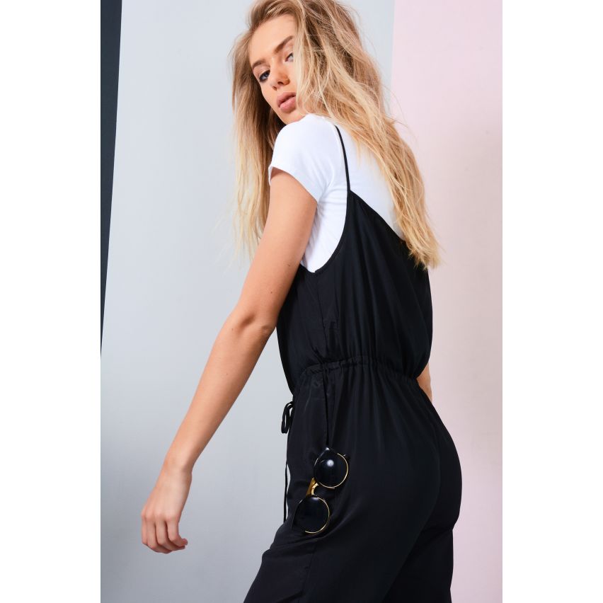 Lovemystyle schwarze Jumpsuit mit Gold Zip-Details