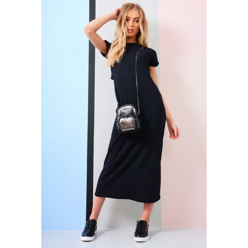 De Maxi jurk Lovemystyle zwart met Mid Twist en korte mouwen