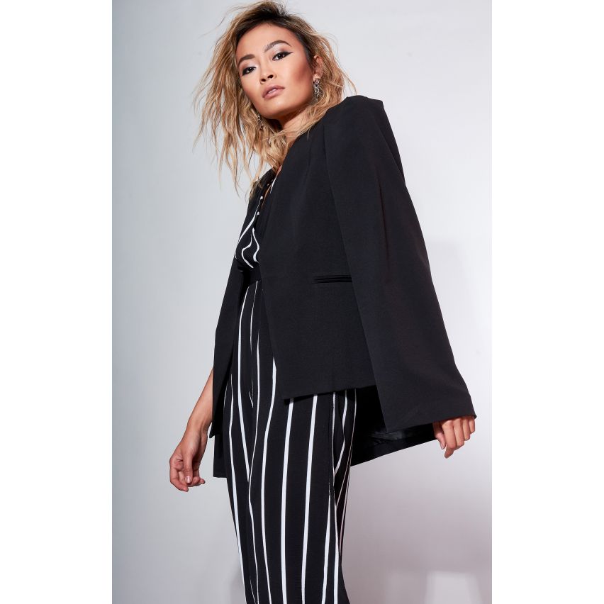 Üppige Alice Cape Blazer In schwarz