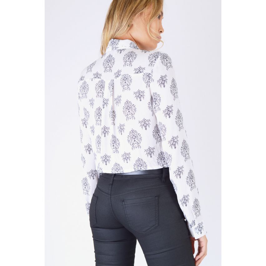 Lola mei bijgesneden wit overhemd met over de hele Print