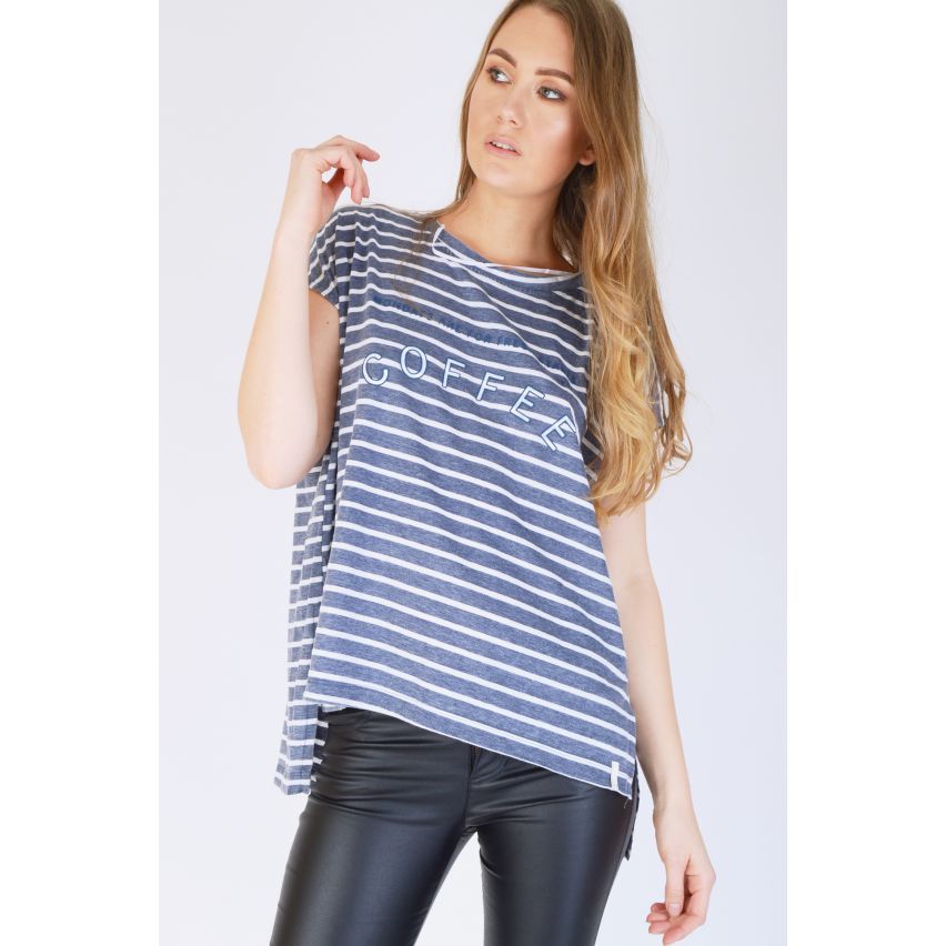 SHN Oversized blauwe en witte streep T-Shirt met 'Coffee' Slogan