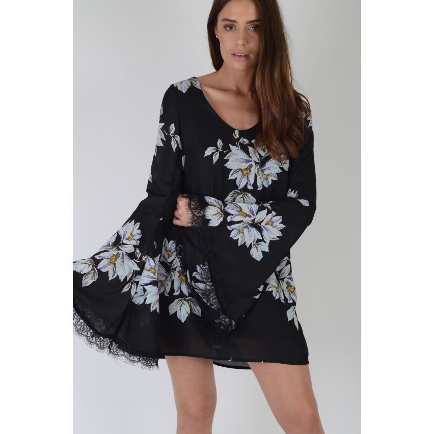 LMS schwarz Floral hohl, Bell Sleeved Kleid mit Lace Trim