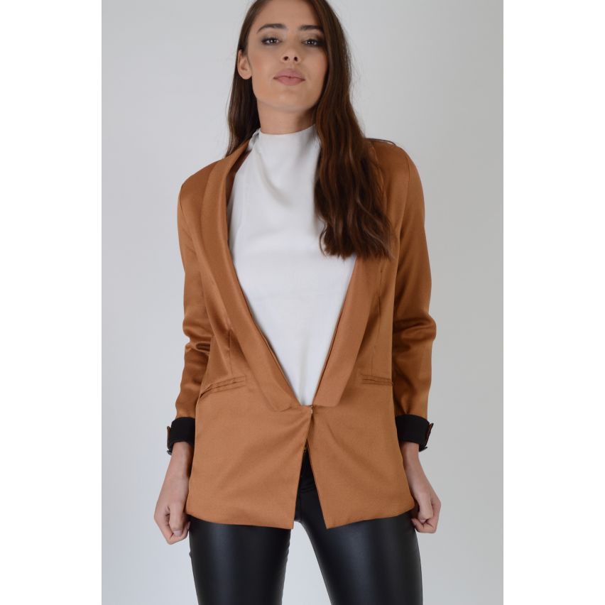 Lovemystyle Blazer mit Longline Kragen In Camel