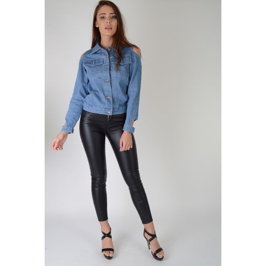 Chaqueta de Denim azul Lovemystyle con frialdad y detalle de pulsera - muestra
