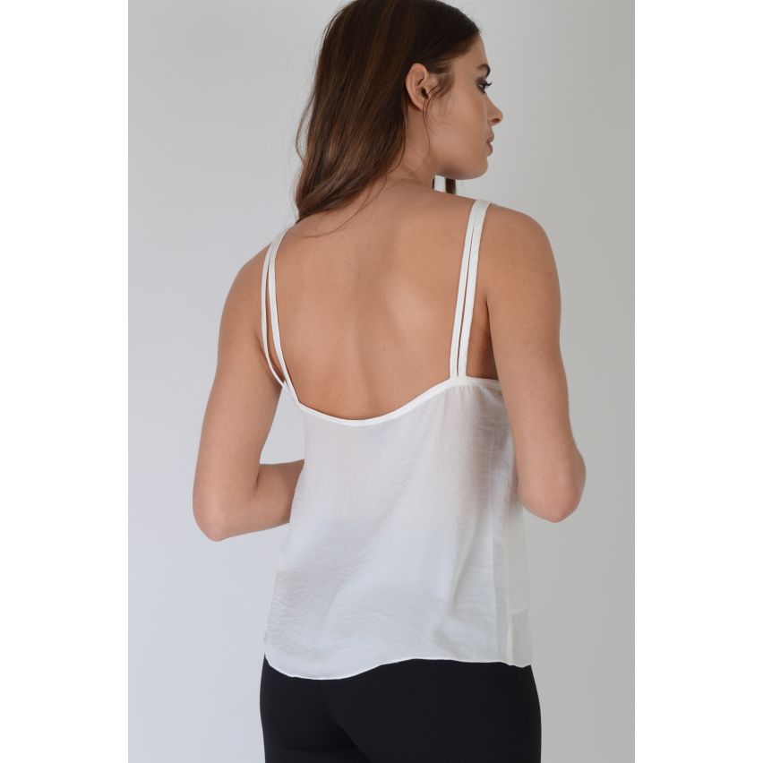 Lovemystyle White Cami mit Doppel-Riemen und V-Ausschnitt-Detail