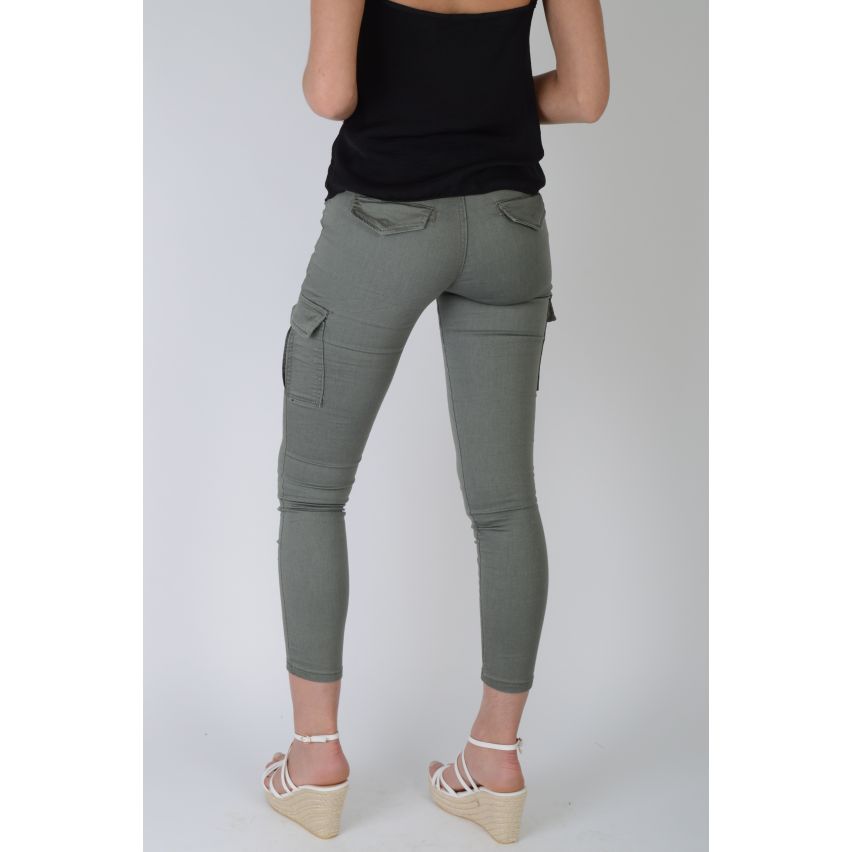 Lovemystyle Khaki grün Röhrenjeans mit großen Seitentaschen