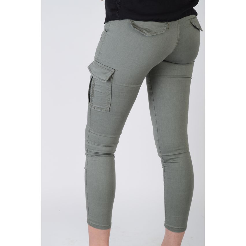 Lovemystyle Khaki grün Röhrenjeans mit großen Seitentaschen