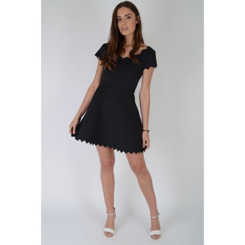 Lovemystyle schwarz-Skater-Kleid mit Zick-Zack Saum