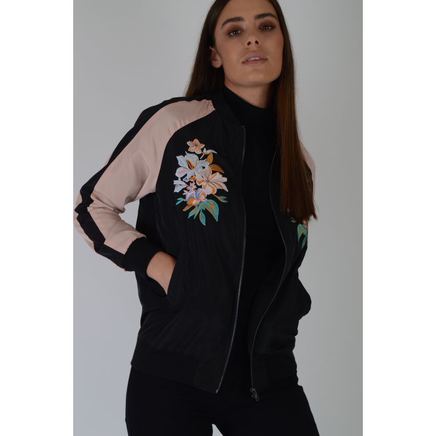 LMS chaqueta negro con rosado y bordado de flores