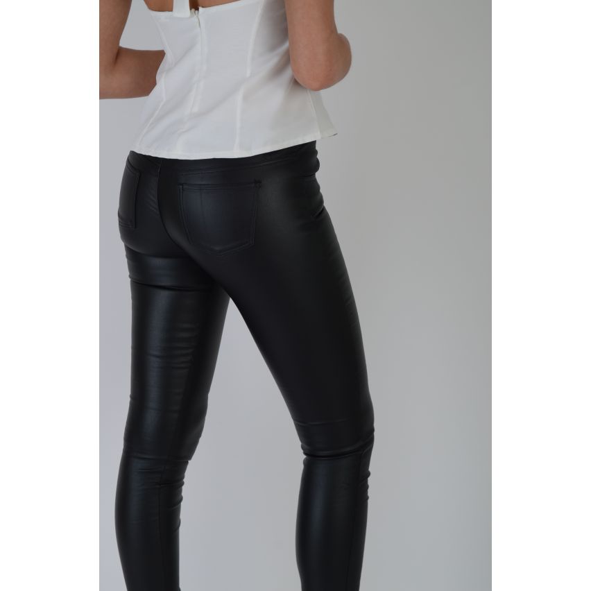 Lovemystyle schwarz in Lederoptik schwarz hoch taillierte Jeans