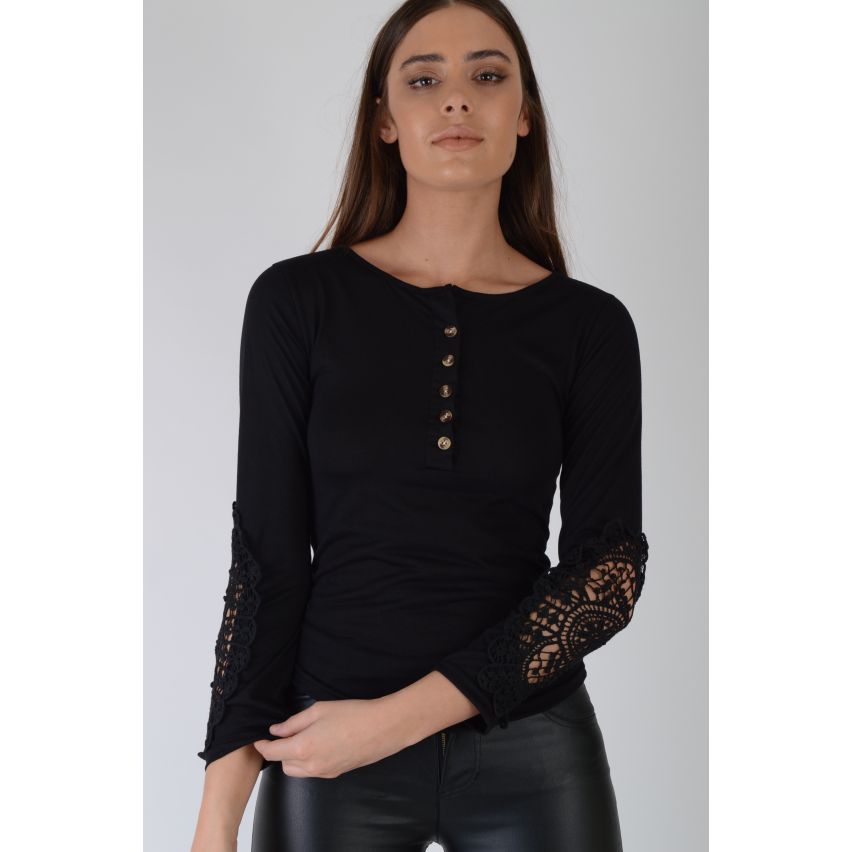 LMS a manica lunga t-shirt nera con maniche di Crochet e bottoni