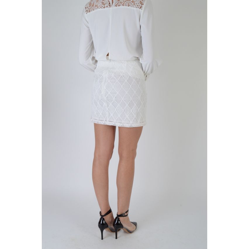 Mini falda de encaje de Lovemystyle negra en blanco - muestra