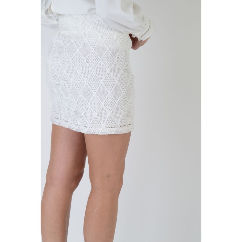 Mini falda de encaje de Lovemystyle negra en blanco - muestra