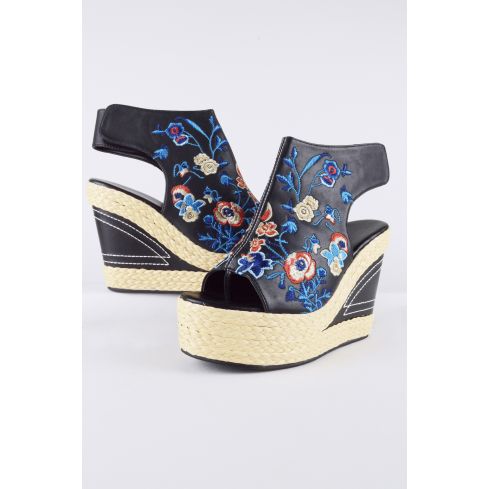 Lovemystyle Floral Embroidered Wedge Heel Sandals In Black