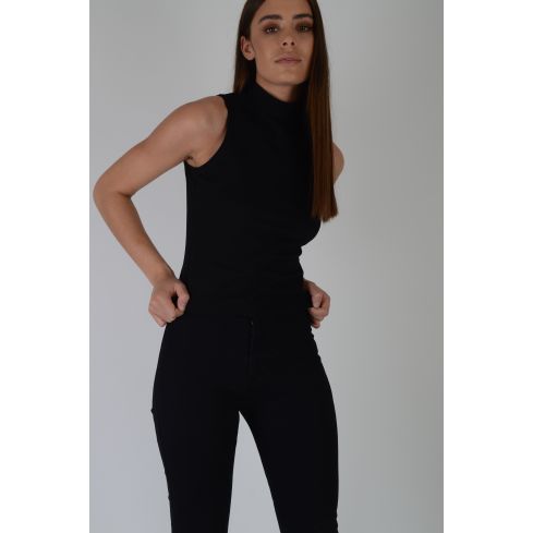 Lovemystyle Classic Turtle Neck Crop Top In Black